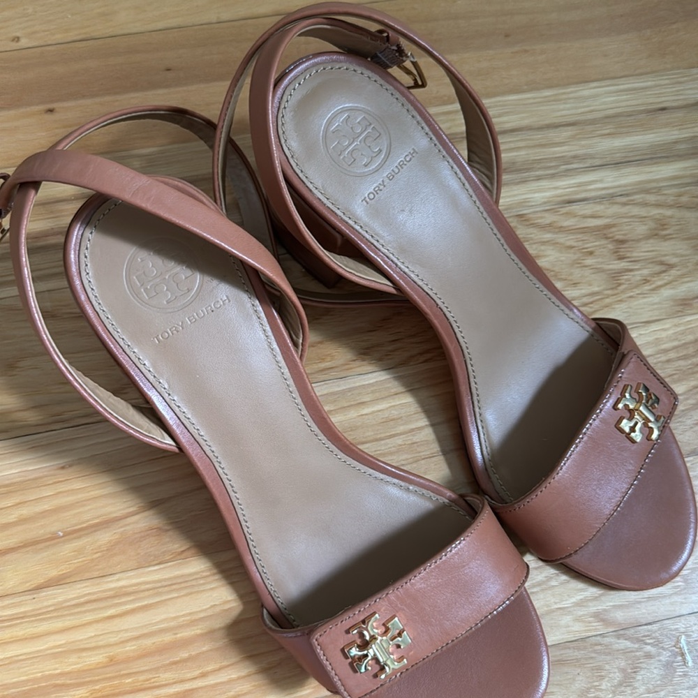 Tory Burch Kira block patent leather heel - Picture 6 of 6